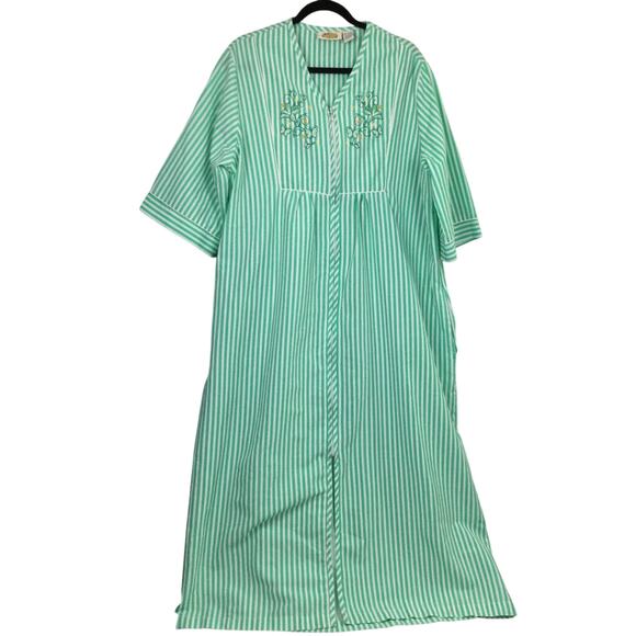 Collections Etc Floral Embroidery V-Neck Full Zip House Robe Striped Women's L - Picture 1 of 16
